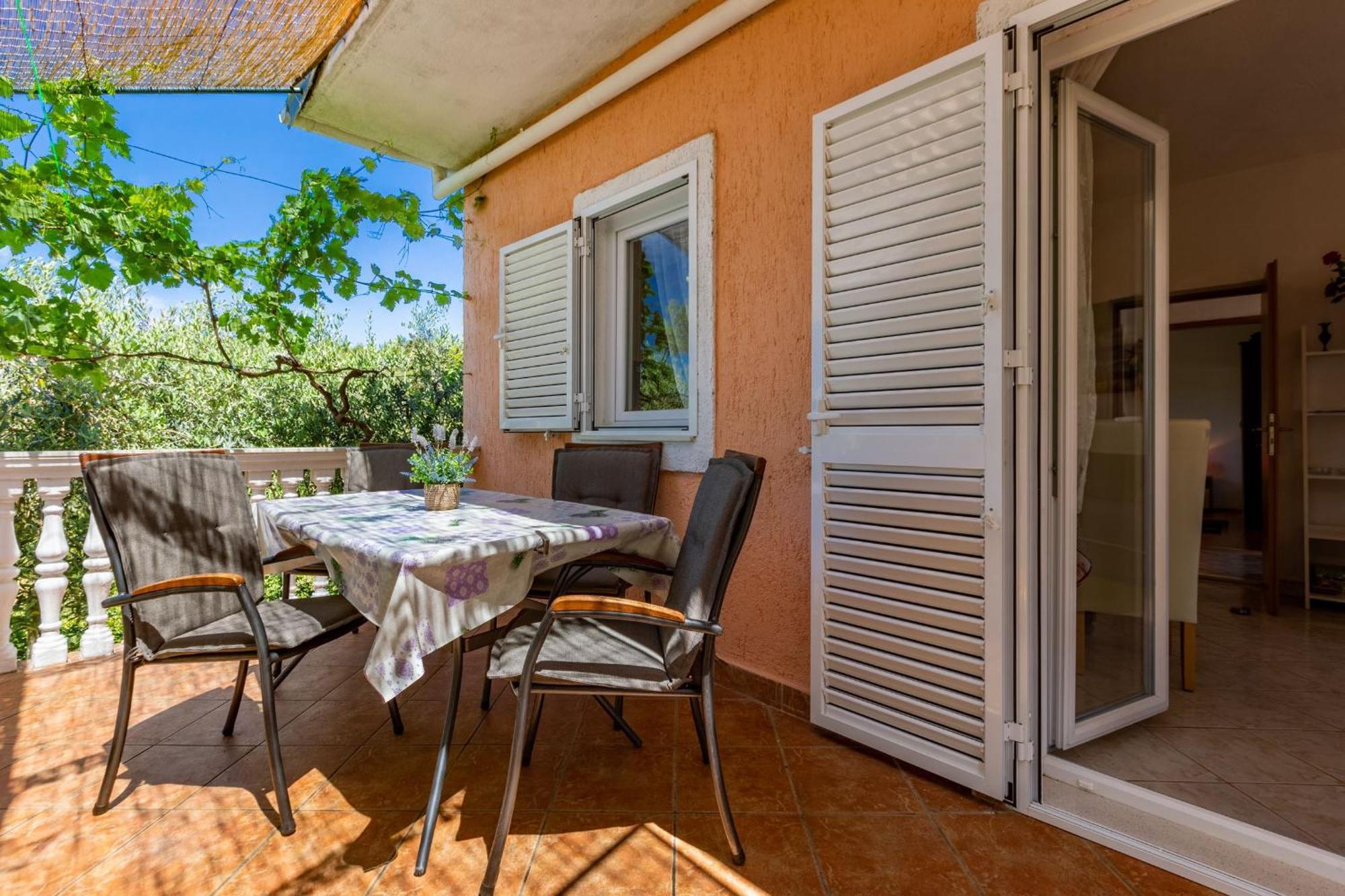 Holiday home Holiday Flora Zadar