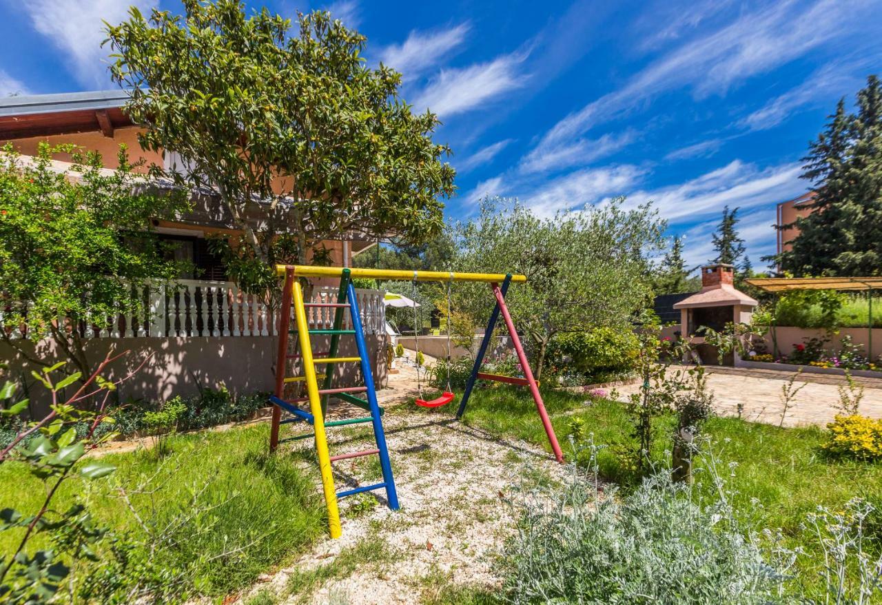 Holiday home Holiday Flora Zadar